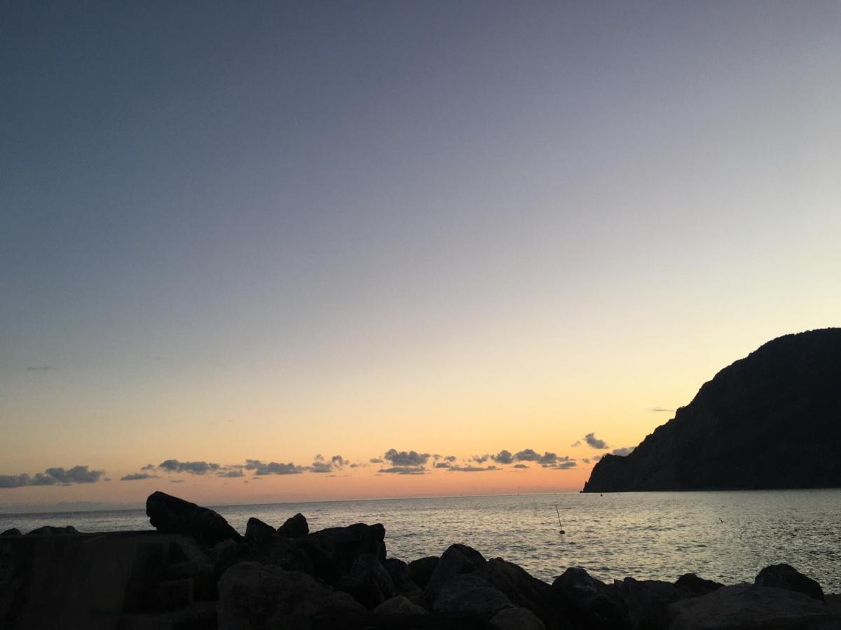 Le Cinque Vele ***** Cinque Terre Apartment Монтеросо ал Маре Екстериор снимка