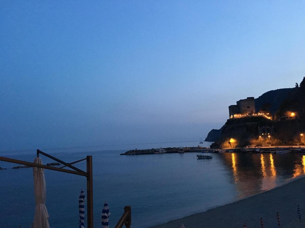 Le Cinque Vele ***** Cinque Terre Apartment Монтеросо ал Маре Екстериор снимка